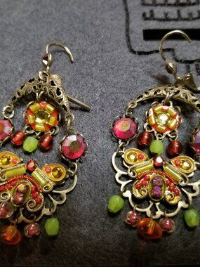 Adaya Bar earrings – handcrafted creation in colored glass